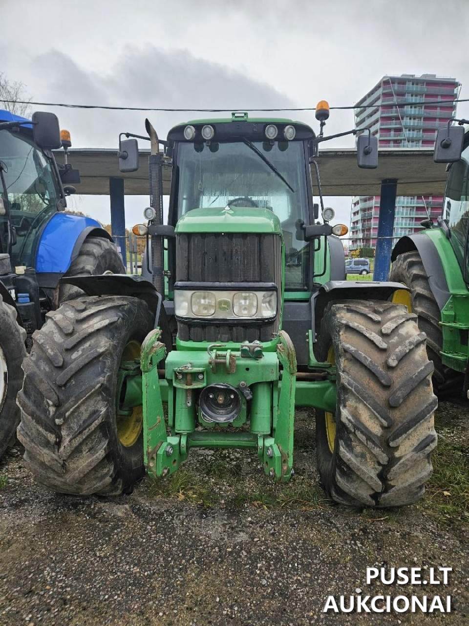 John Deere Traktoriai, savaeigės mašinos, priekabos, puspriekabės 9