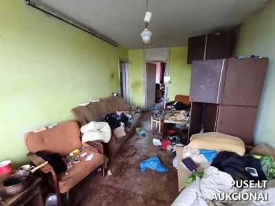 Parduodamas 44 kv.m. butas Naujojoje Akmenėje Respublikos g. su rūsiu už 8190 EUR pradinę kainą