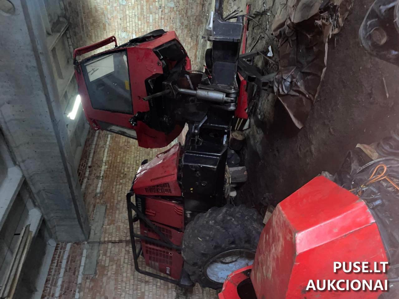 Medkirtė KOMATSU 911.5/360.2 Inv. nr. 03-2464 Traktoriai, savaeigės mašinos, priekabos, puspriekabės 8