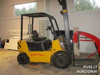 Dyzelinis pakrovėjas Bulgarijos gamybos, keliamoji galia 1800 kg, pradinė kaina 1500 EUR