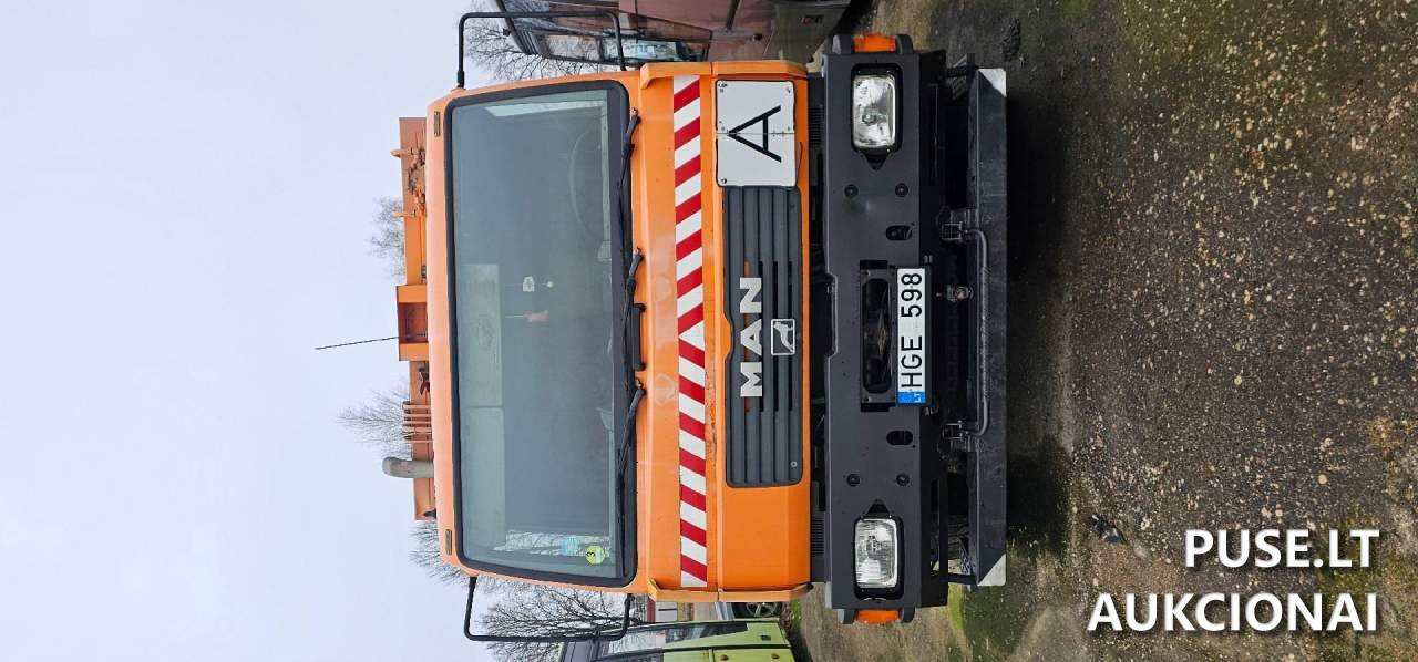 Autobusai ir šiukšliavežės Autobusas virš 5t. 5