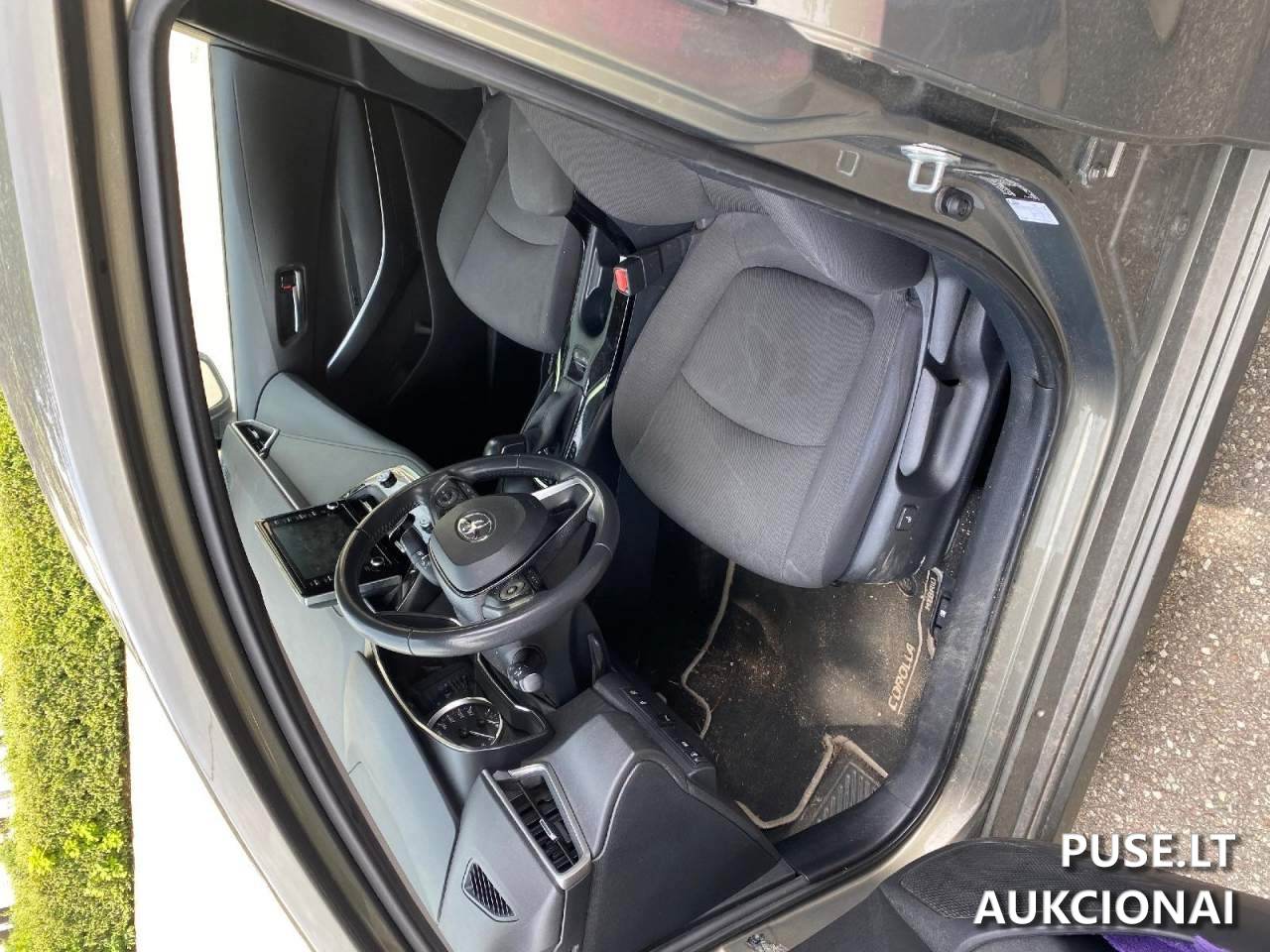 Automobilis TOYOTA COROLLA HYBRID Keleivinis automobilis 5