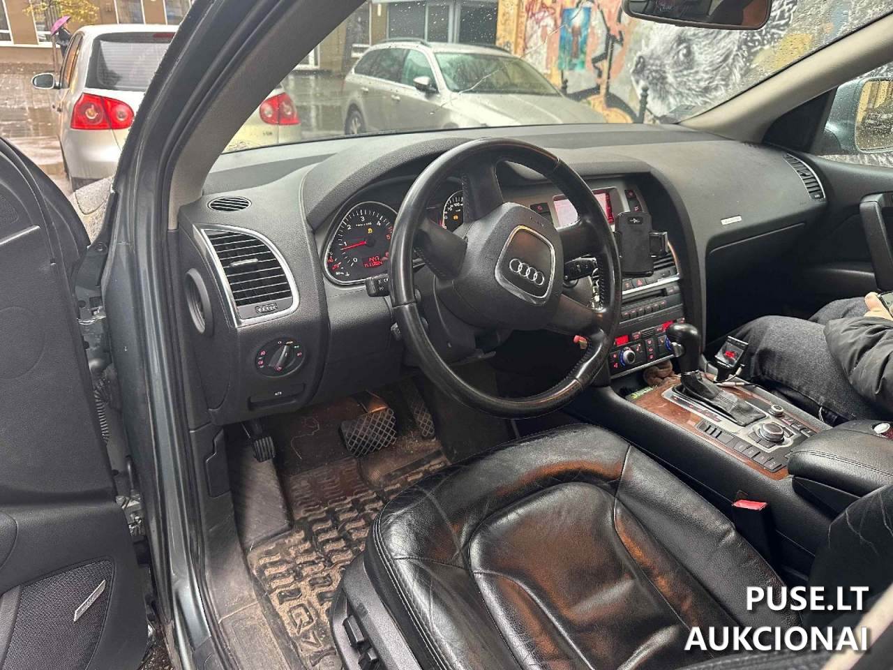 AUDI Q7 Keleivinis automobilis 6