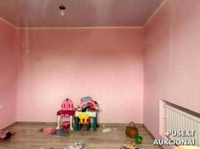 1/2 dalis gyvenamojo namo Radviliškio r. Minaičių k. Aušros g. 3 už 2628 EUR pradinę kainą