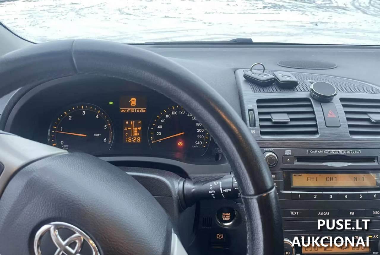 Toyota Avensis Lengvasis automobilis 2