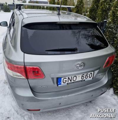 Toyota Avensis automobilis parduodamas aukcione Vilniuje - pradinė kaina 950 EUR