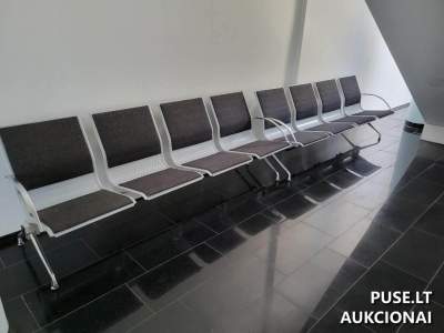 8 metaliniai keturviečiai suolai Vilniuje, Rodūnios kelias, pradinė kaina 100 EUR