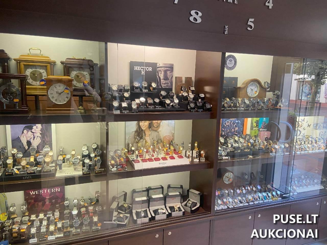 Laikrodžių parduotuvės atsargos, pagal pridedamą sąrašą 2 525 vnt. Kitas turtas 4