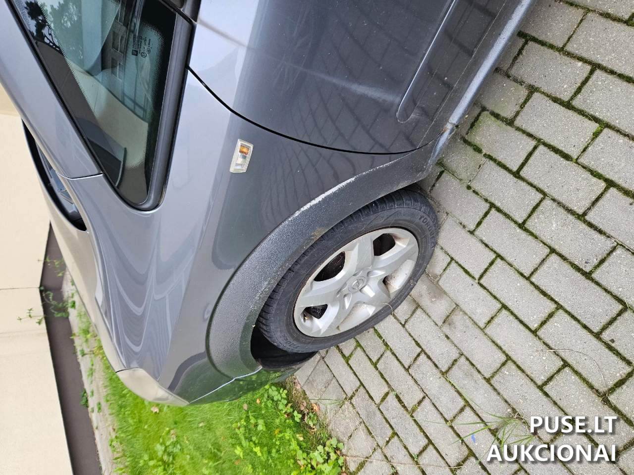 Opel Zafira Lengvasis automobilis 1