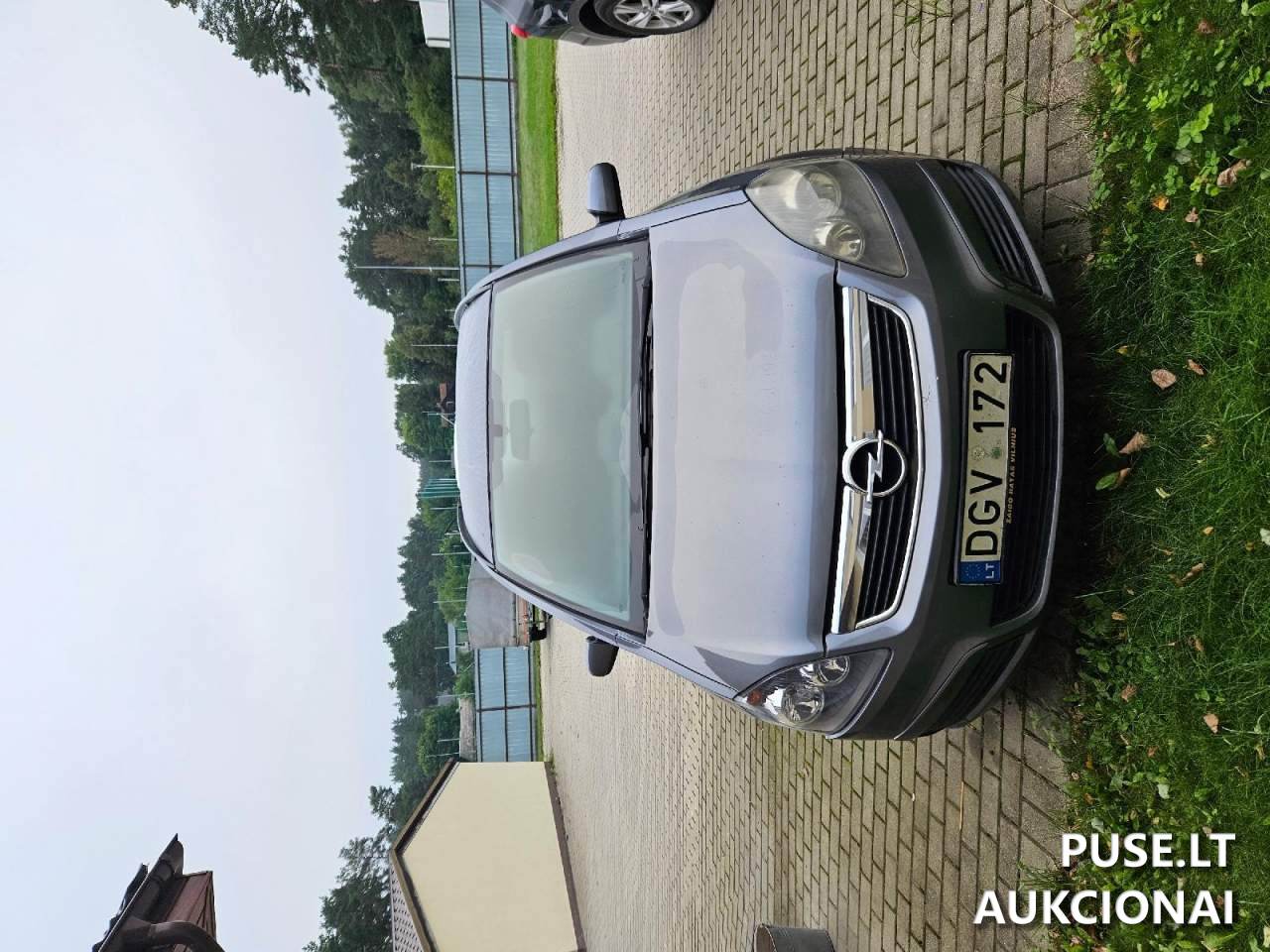 Opel Zafira Lengvasis automobilis 2