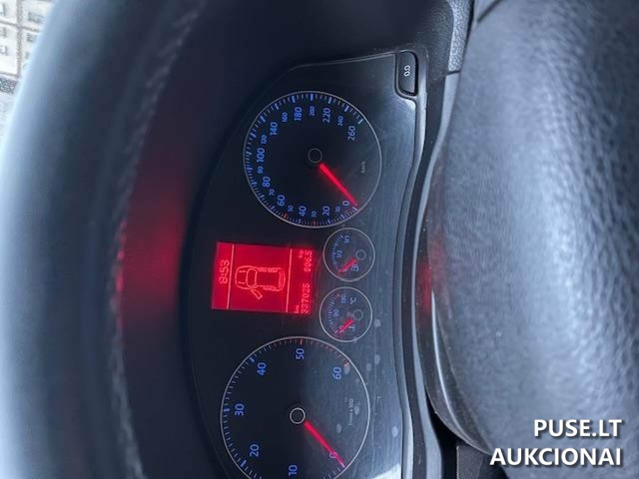 VW GOLF Keleivinis automobilis 1