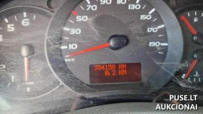 Krovininis automobilis Renault Master 2013 m. parduodamas aukcione nuo 2000 EUR