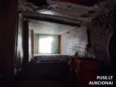 Medinis gyvenamasis namas Radviliškio r. sav. Šeduvoje, Vytauto g. 42, pradinė kaina 3300 EUR