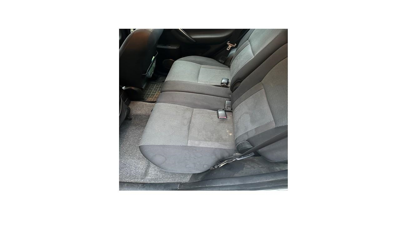 TOYOTA RAV4 Keleivinis automobilis 1