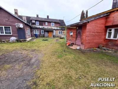 1/2 dalis gyvenamojo namo Kalvarijoje, Vytauto g. 40A, pradinė kaina 700 EUR