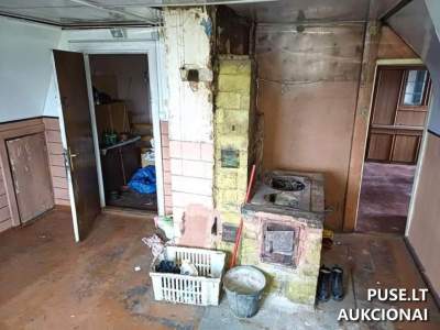 Dalinis gyvenamasis namas Kauno r. Juragių kaime, 37/100 dalis, pradinė kaina 6300 EUR