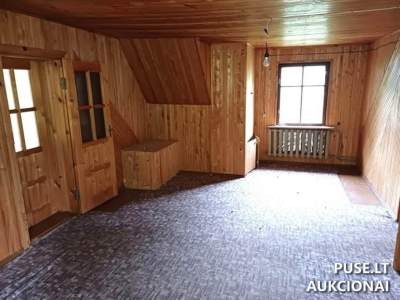 Sodyba su 0.65 ha sklypu Lazdijų rajone, Straigiškėse, pradinė kaina 10265 EUR