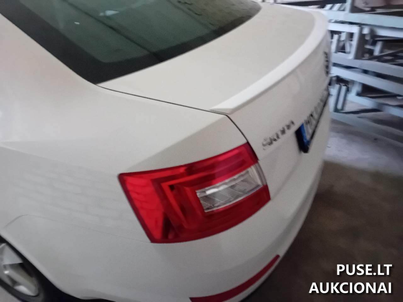 Automobilis Mitsubishi Outlander Lengvasis automobilis 1