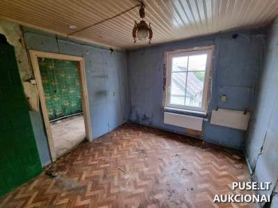 Mažas 17.57 kv.m butas Plungėje, Laisvės al. 9, pradinė kaina 7600 EUR