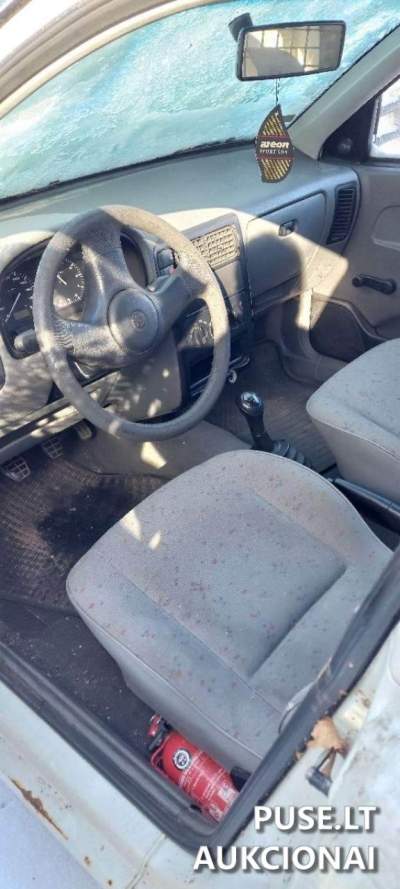 Parduodamas VW Caddy 1998m dyzelinis keleivinis automobilis Vilniuje, pradinė kaina 300 EUR