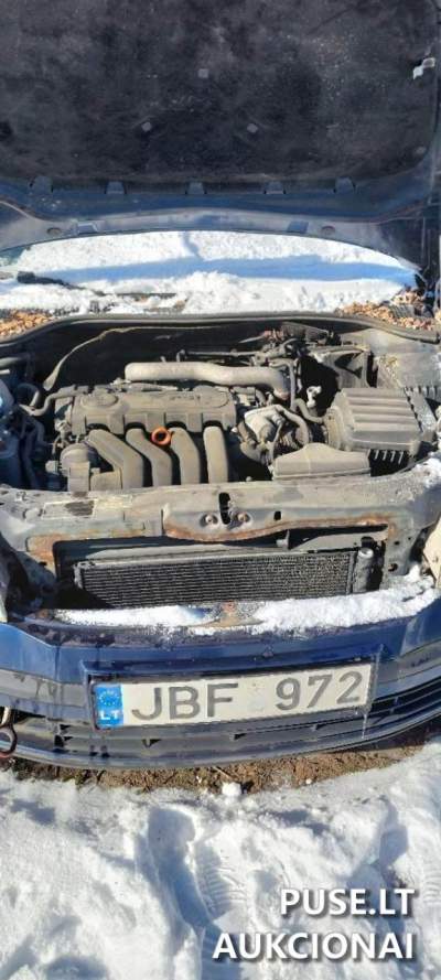 Keleivinis automobilis Škoda Octavia 2005m. su defektais Vilniuje, aukcionas nuo 400 EUR