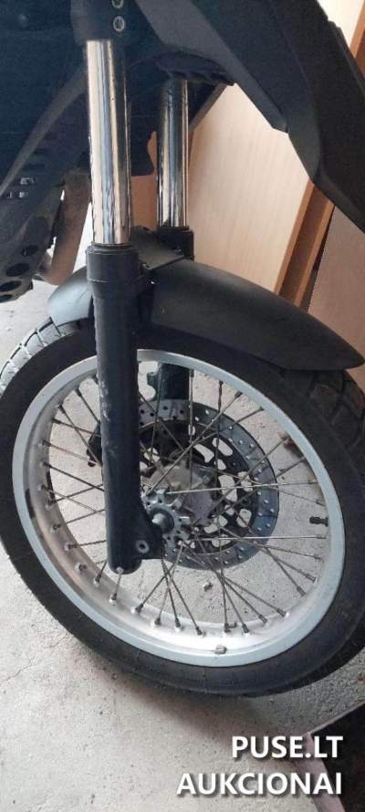 Motociklas BMW E650G 2013m. Vilniuje su variklio defektu, pradinė kaina 900 EUR