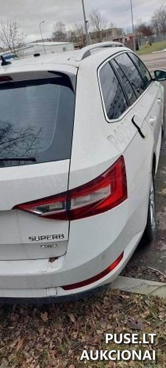 Škoda Superb Keleivinis automobilis 3