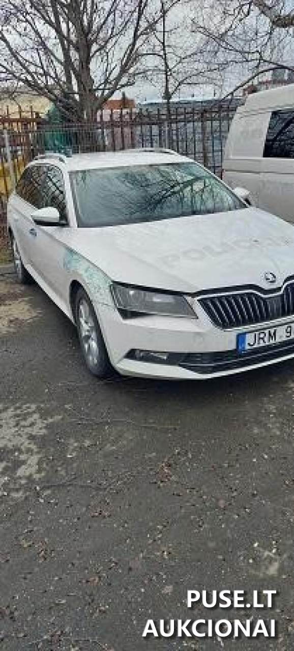 Škoda Superb Keleivinis automobilis 4