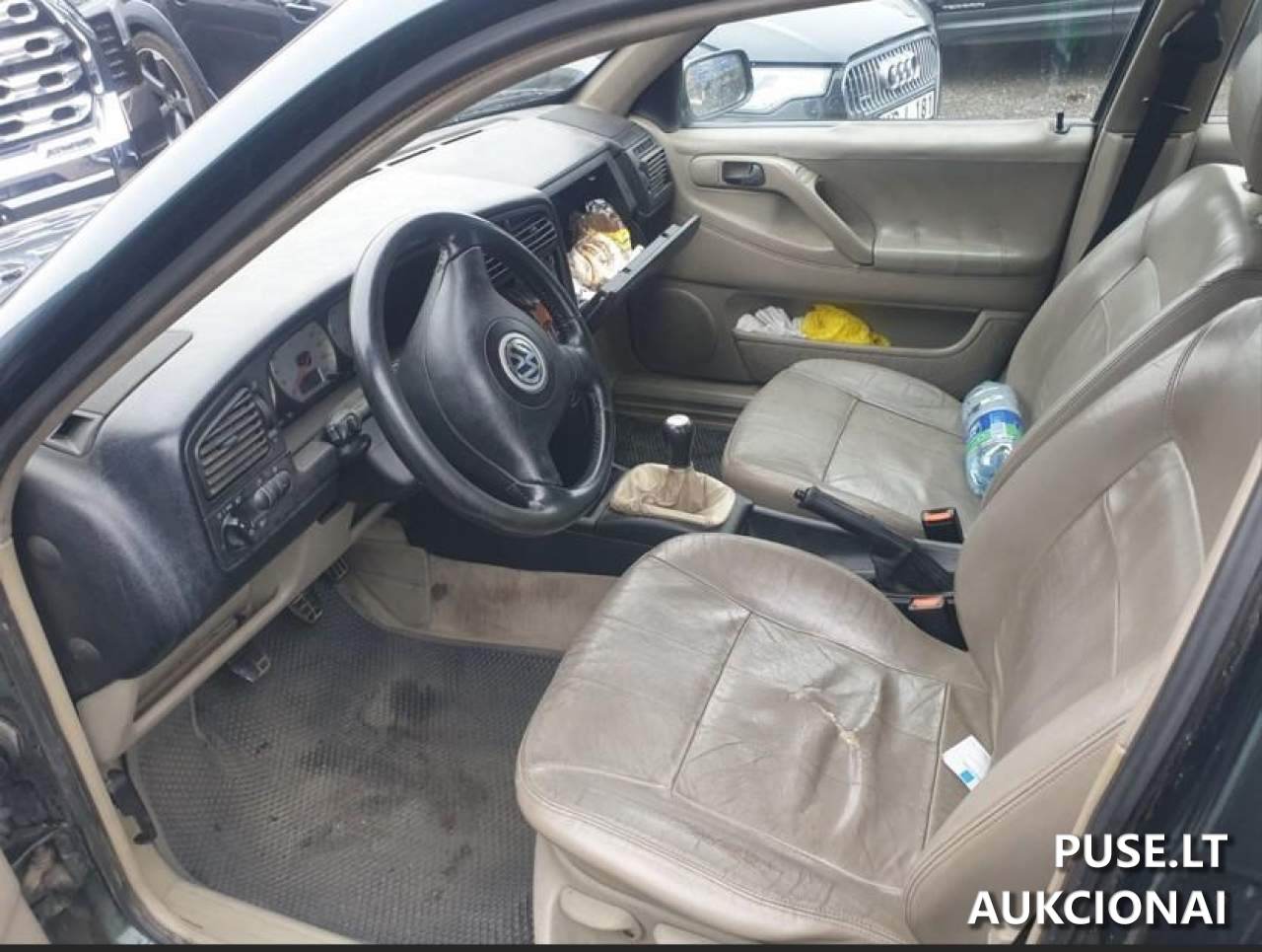 2 transporto priemonės Neklasifikuota 4