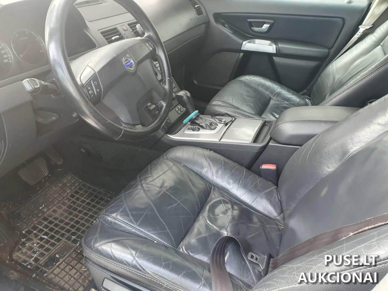 VOLVO XC90 Keleivinis automobilis 1