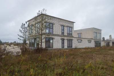 Užbaigiamas statyti dvibutis namas su 0.1136 ha sklypu Vilniuje, Grinapolio g. 22, pradinė kaina 236000 EUR