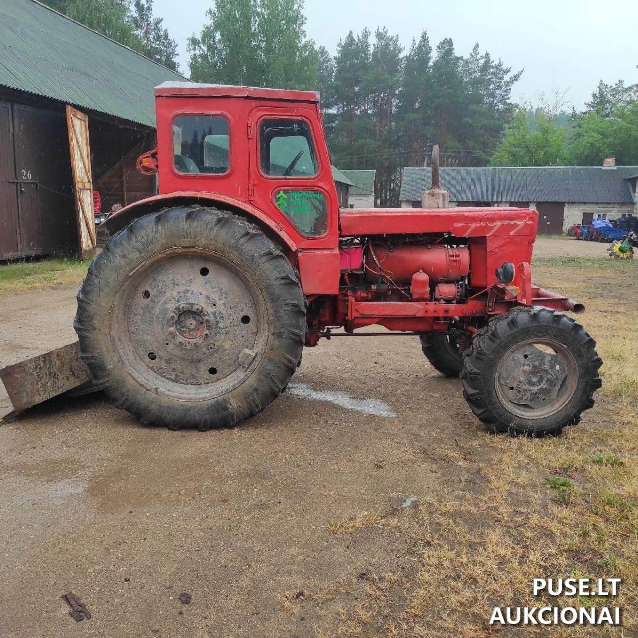 Traktorius T-40 AM kartu su kuro lygio matuokliu Inv. Nr. 404000006621   404000004486  06-02-103 Traktoriai, savaeigės mašinos, priekabos, puspriekabės 2