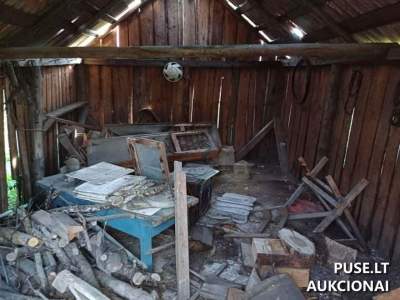 Nekilnojamojo turto dalis su ūkiniais pastatais Šiaulių rajone, Pakumulšių kaime, pradinė kaina 2338 €