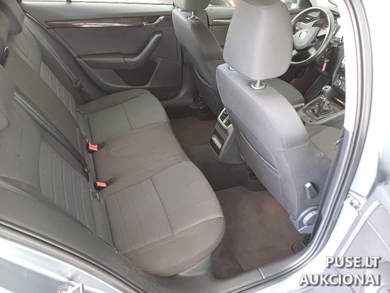 Skoda Octavia Lengvasis automobilis 1