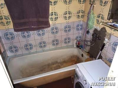 45/100 dalis buto su rūsiu Vilkaviškyje 6685 EUR, Lauko g. 26A, viešame aukcione