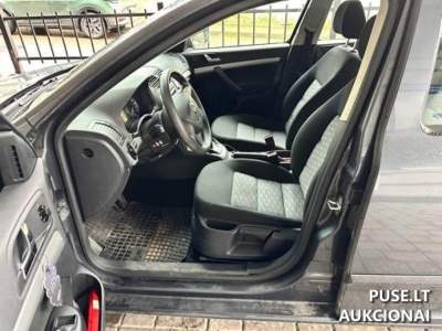 Skoda Octavia 2012 m. dyzelis su valstybiniu registracijos numeriu GBO950 aukcione už 3800 EUR