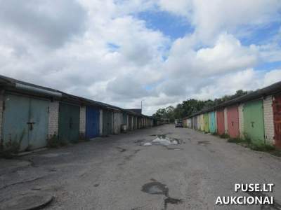 Garažas Klaipėdoje Šilutės pl. 100, 19 kv. m, 1/2 dalis, pradinė kaina 3120 EUR