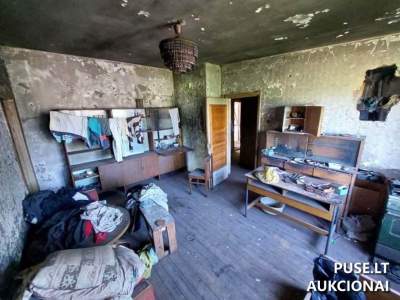 1/4 dalis buto Menčių kaime, Akmenės rajone, pradinė kaina 21 EUR - Turto banko aukcionas