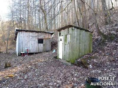 Patalpų dalis Vilniuje, Pavilnio g. 51, pradinė kaina 240 EUR, priklausiniai ir dalis ūkinio pastato