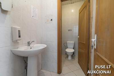 Nuomojamos 424 kv. m. administracinės patalpos Vilniuje, Vilniaus g. 27, pradinė kaina 0 EUR