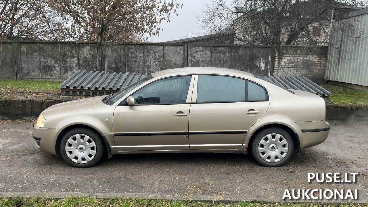 Škoda Superb Lengvasis automobilis 1