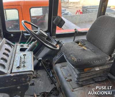 Traktorius MTZ-82 2004 m. parduodamas aukcione su 2000 EUR pradine kaina