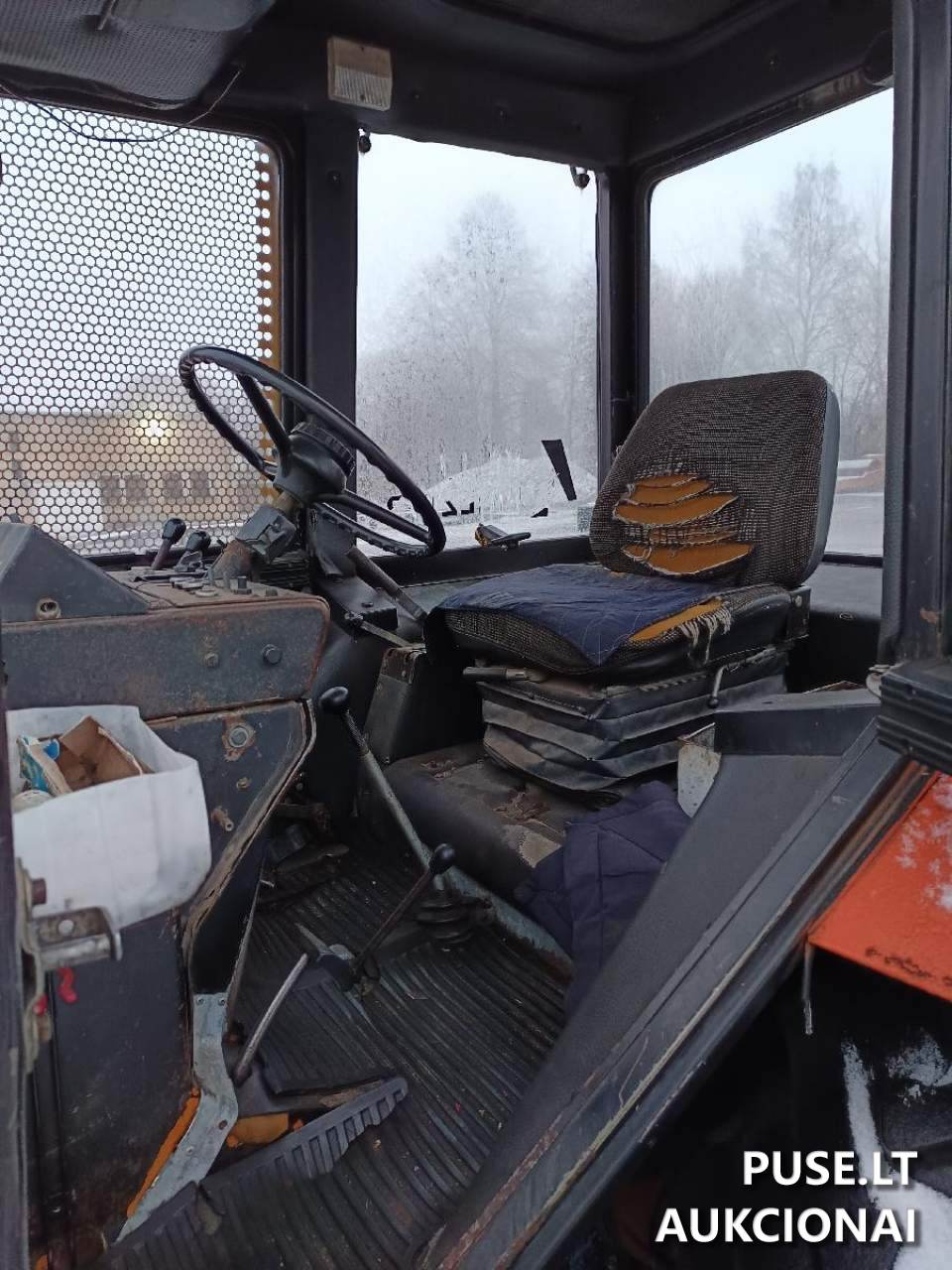 Traktorius MTZ 80, Traktoriai, savaeigės mašinos, priekabos, puspriekabės 3