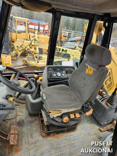 Ekskavatorinis krautuvas JCB4CX su defektais 1999 m. pradinė kaina 7000 EUR