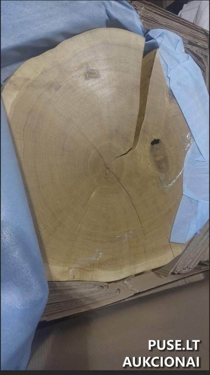 Ąžuolo masyvo stalviršiai, viso 5 vnt, bruto bendras svoris 189,800 kg Kitas turtas 4