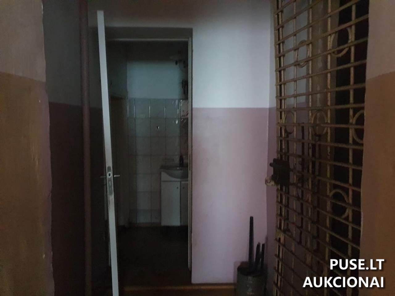 Administracinis pastatas su gyvenamosiomis patalpomis Pastatai S. Dariaus ir S. Girėno g. 6, 78222 Šiauliai, Lithuania 6
