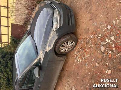 Parduodamas keleivinis automobilis VOLKSWAGEN GOLF 2015 m. pradinė kaina 4500 EUR