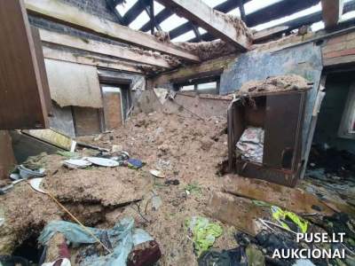 Gyvenamasis namas su ūkiniais pastatais Mažeikių r. Palnosų k. pradinė kaina 7100 EUR