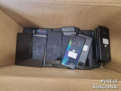 Naudota kompiuterinė ir spausdinimo technika aukcione Vilniuje, pradinė kaina 3817 EUR