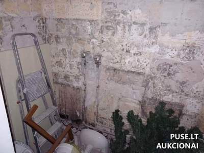 1/2 dalis buto su rūsiu Vilniuje, Pergalės g. 24, kaina 10800 EUR